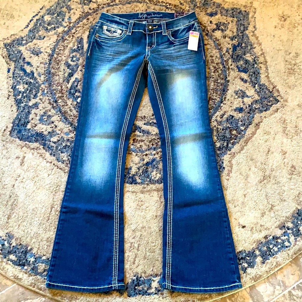Ariya- Curvy Fit Flare Jeans in size 7/8